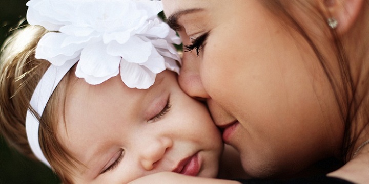 Baby Girl Elsa and mommy mini session 6 months 5 - افزایش شیر مادر، آرامش داشته باشید